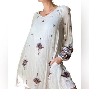 Free People White Floral embroidered Tunic Keyhole Back Dress Size XS Oversized